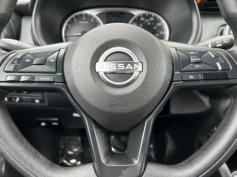 Used 2024 Nissan Kicks S FWD image 8