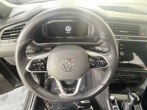 Used 2022 Volkswagen Tiguan SEL R-Line image 11
