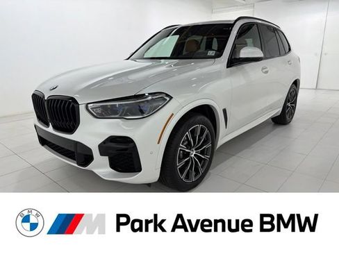 Used 2022 BMW X5 xDrive40i w/ M Sport Package AWD/4WD image 1