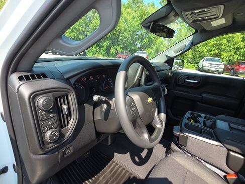 New 2026 Chevrolet Silverado 1500 Custom AWD/4WD image 15