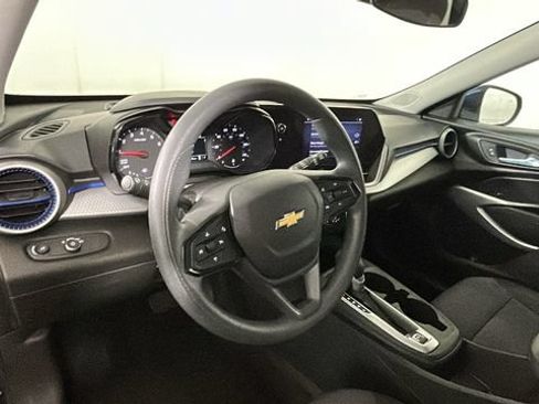 Used 2024 Chevrolet Trax LS w/ LS Convenience Package FWD image 14