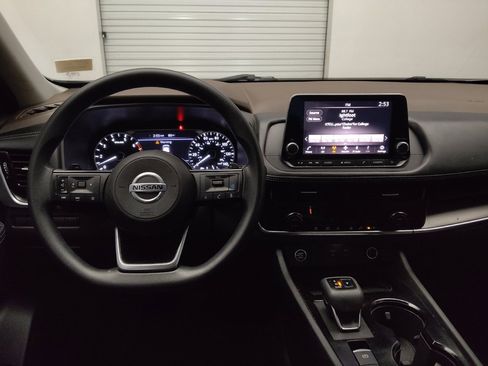 Used 2021 Nissan Rogue SV FWD image 22