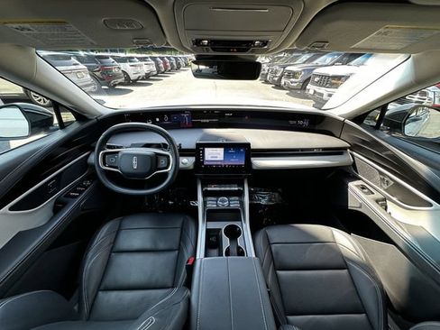Certified 2024 Lincoln Nautilus Premier AWD/4WD image 16