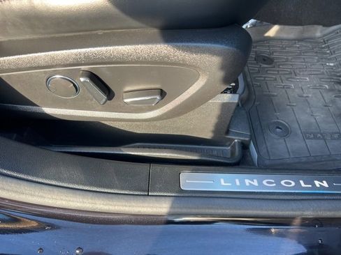 Used 2023 Lincoln Nautilus Reserve image 12