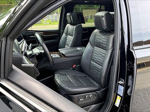 Used 2023 Cadillac Escalade Sport Platinum w/ LPO, ONYX Package AWD/4WD image 24