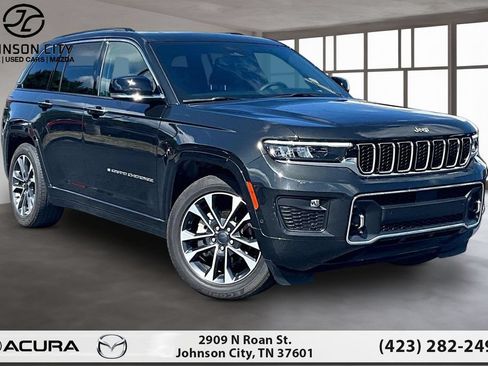 Used 2023 Jeep Grand Cherokee Overland w/ Luxury Tech Group IV AWD/4WD image 12