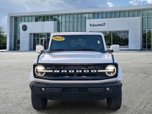 Used 2025 Ford Bronco Outer Banks AWD/4WD image 2