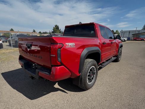 Used 2024 Toyota Tacoma TRD Off-Road w/ TRD Off Road Upgrade Package AWD/4WD image 4