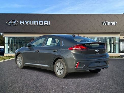 Used 2022 Hyundai Ioniq SE image 3