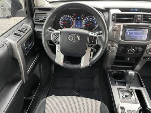 Used 2015 Toyota 4Runner Limited image 19