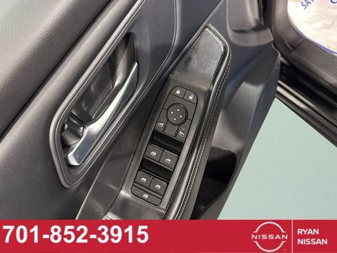 Certified 2025 Nissan Rogue SV image 35