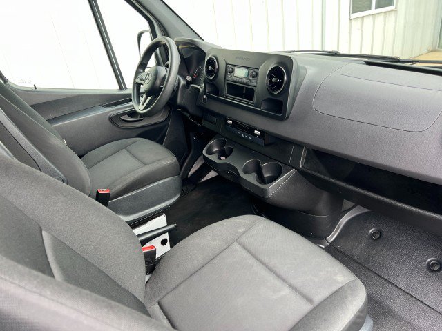 Used 2019 Mercedes-Benz Sprinter 2500 image 15
