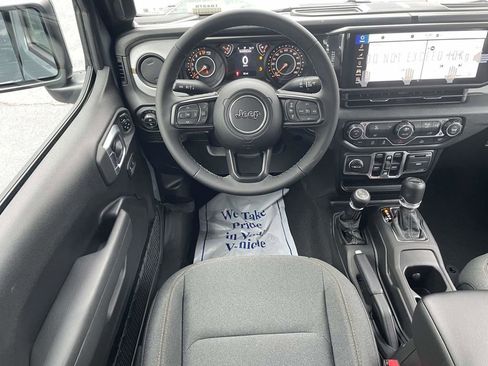 New 2026 Jeep Gladiator Sport AWD/4WD image 21