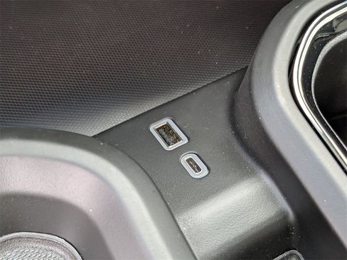 Used 2024 GMC Sierra 2500 AT4 w/ AT4 Premium Plus Package image 23