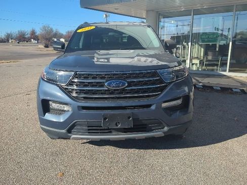 Used 2021 Ford Explorer XLT w/ Equipment Group 202A image 2