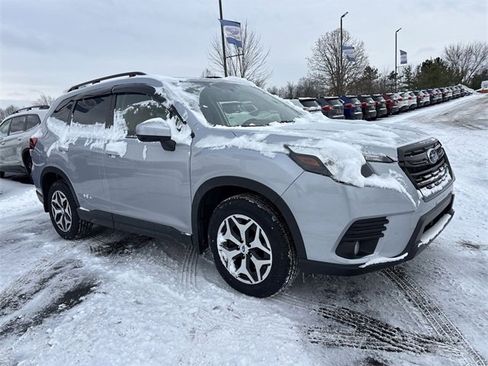 Used 2023 Subaru Forester Premium image 13