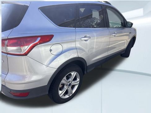 Used 2016 Ford Escape SE w/ Equipment Group 201A image 8
