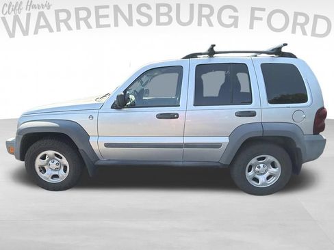 Used 2006 Jeep Liberty Sport AWD/4WD image 4