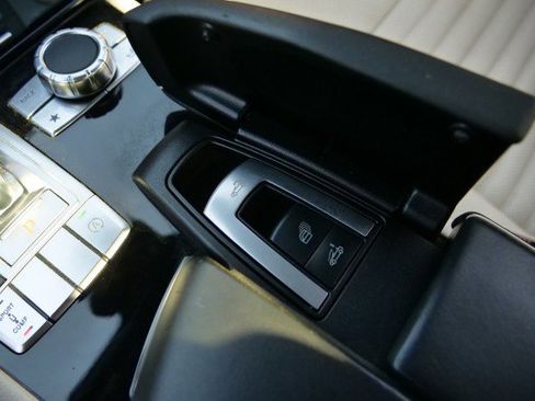 Used 2016 Mercedes-Benz SL 550 image 22