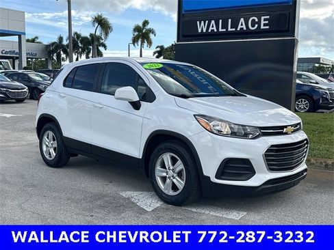 Certified 2022 Chevrolet Trax LS w/ Tint and Cruise Package image 4