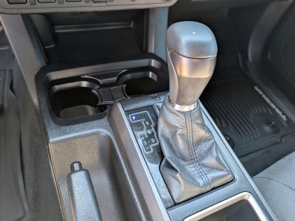 Used 2021 Toyota Tacoma TRD Sport w/ Technology Package AWD/4WD image 9