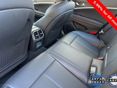 Used 2025 Genesis G70 2.5T image 12