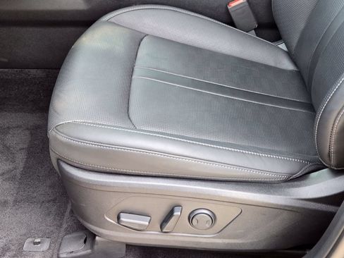 New 2026 Kia Sorento S FWD image 17