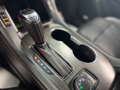 Used 2019 GMC Acadia SLT image 25