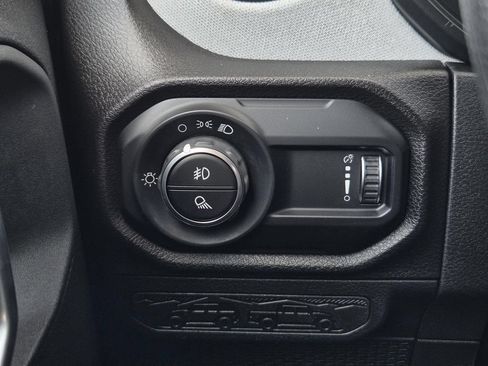 Used 2024 Jeep Gladiator Sport AWD/4WD image 20