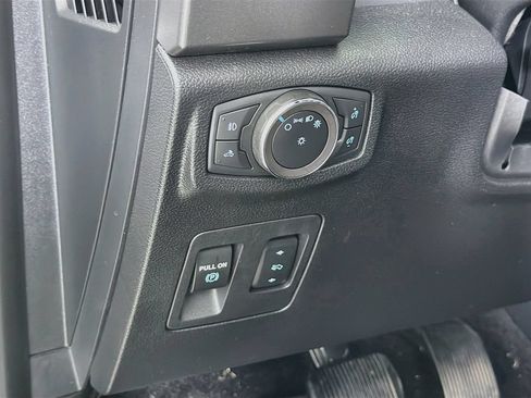 Used 2018 Ford F150 XLT w/ Equipment Group 302A Luxury AWD/4WD image 13