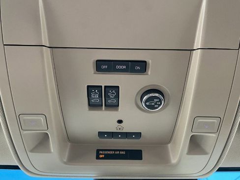 Used 2017 GMC Yukon Denali w/ Open Road Package image 44