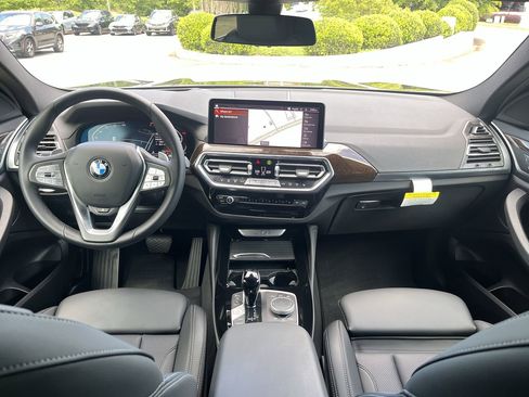 Certified 2025 BMW X4 xDrive30i AWD/4WD image 28