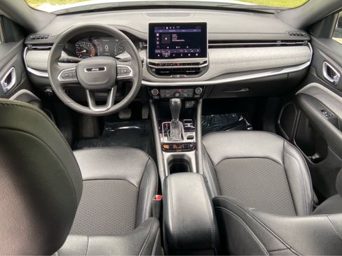 Used 2024 Jeep Compass Latitude AWD/4WD image 14