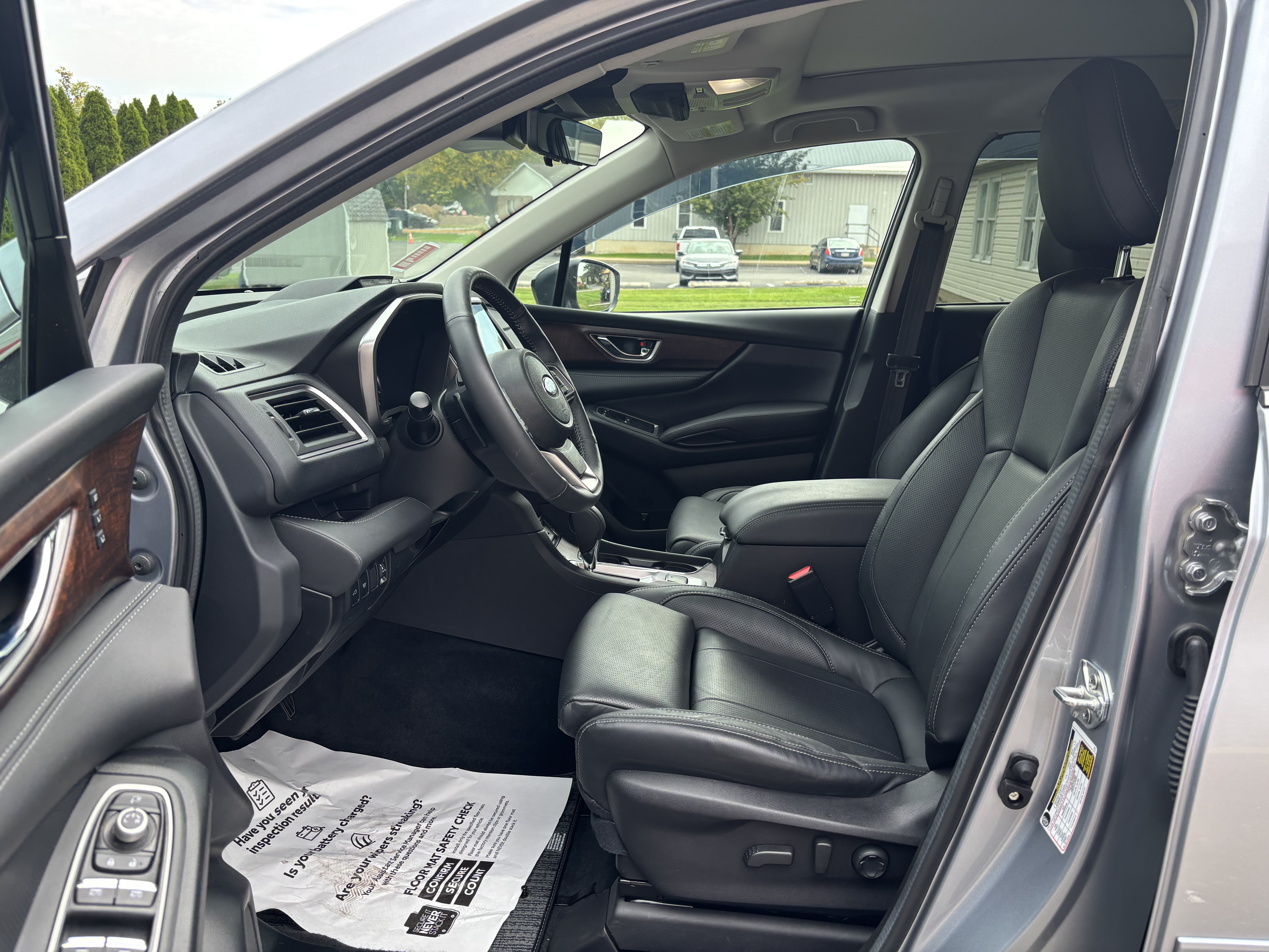 Used 2025 Subaru Ascent Touring w/ Popular Package #1 AWD/4WD image 13