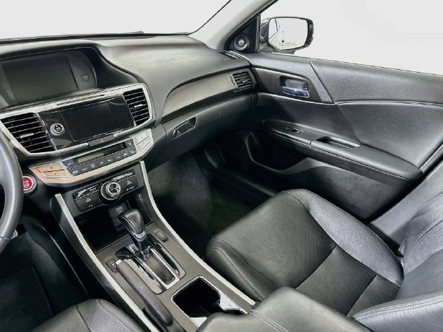 Used 2015 Honda Accord Touring image 29