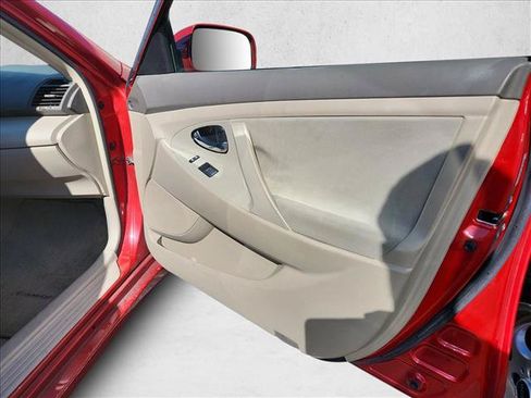 Used 2009 Toyota Camry LE FWD image 8