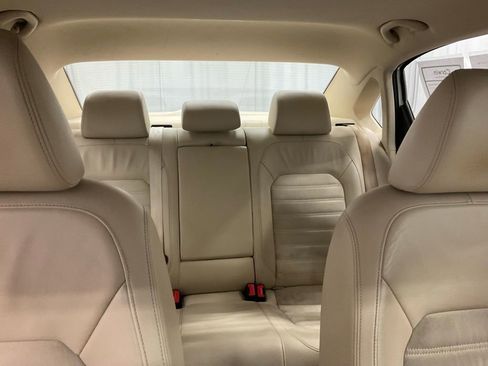 Used 2015 Volkswagen Passat TDI SEL Premium image 33