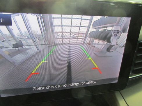 Used 2024 Ford Explorer XLT w/ Equipment Group 202A image 21