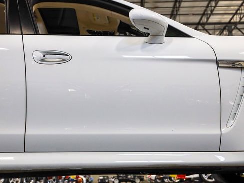 Used 2013 Porsche Panamera AWD/4WD image 35