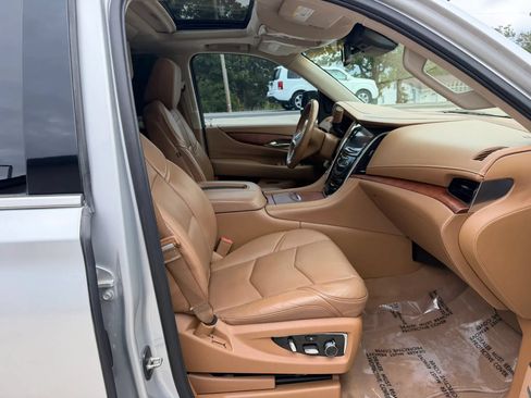 Used 2016 Cadillac Escalade Platinum AWD/4WD image 54