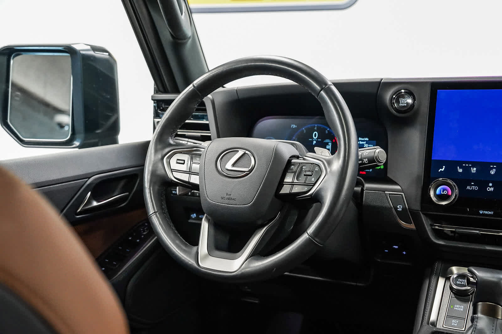 Used 2025 Lexus GX 550 w/ Accessory Package (2T) AWD/4WD image 15