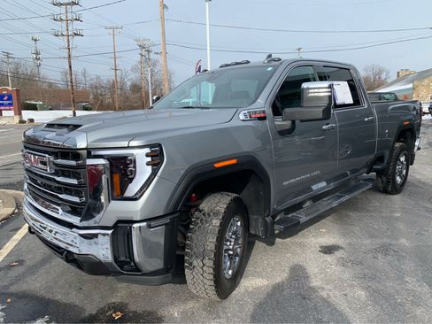 Used 2024 GMC Sierra 2500 SLT w/ SLT Premium Package image 3