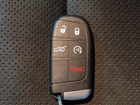 Used 2020 Jeep Grand Cherokee Altitude RWD image 32