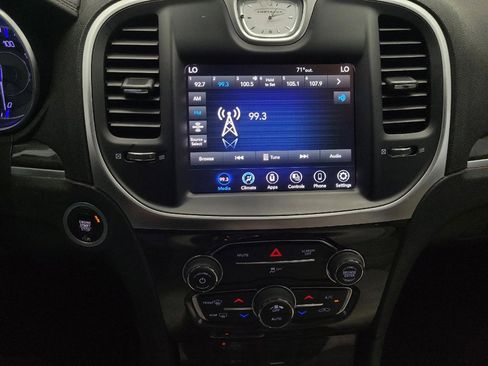 Used 2018 Chrysler 300 Touring w/ Sport Appearance Package image 25