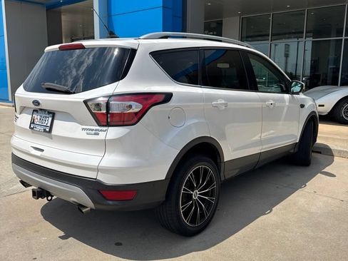 Used 2018 Ford Escape Titanium AWD/4WD image 4