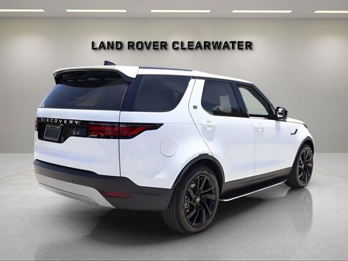 New 2025 Land Rover Discovery S image 5