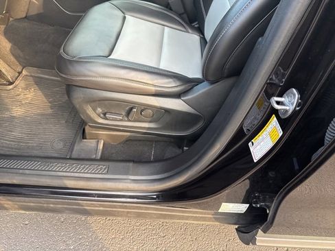 Used 2022 Ford Explorer XLT w/ Equipment Group 202A image 20