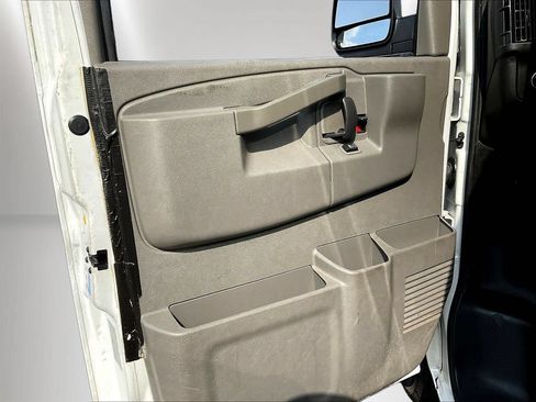 Used 2019 GMC Savana 2500 w/ Driver Convenience Package RWD image 18