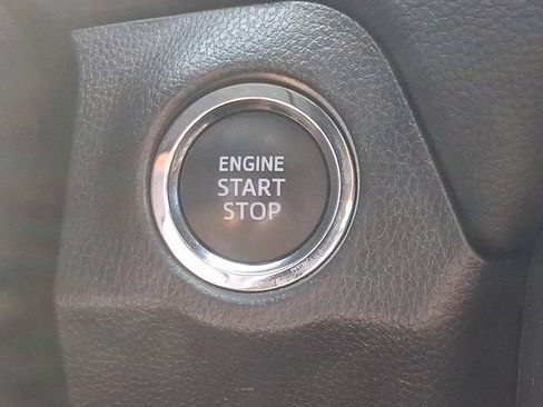 Used 2025 Toyota RAV4 XLE AWD/4WD image 22
