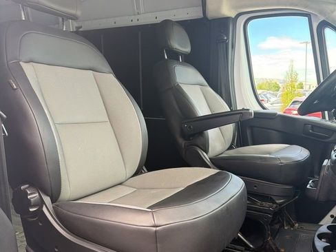 Used 2024 RAM ProMaster 2500 w/ Convenience Group FWD image 8